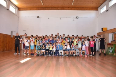 Ovaj sjajni čovek putuje 11 sati kako bi besplatno trenirao srpsku decu na Kosovu!