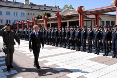 Stefanović posetio pitomce Policijske akademije