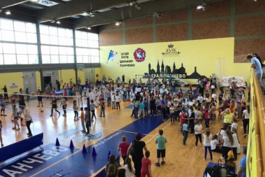 Pančevci danas organizovali manifestacjiu za ponos - Sajam sporta u gradu sporta