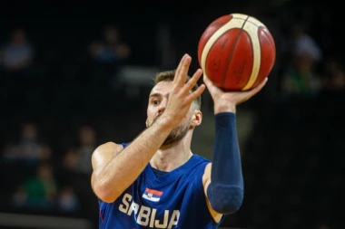 DELIJE ĆE BITI BESNE: Gudurić PRETI Zvezdi!