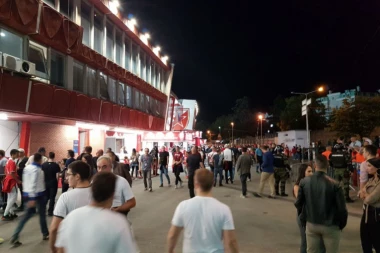 Sve se trese: Pogledajte atmosferu sat vremena pred meč Zvezda-Olimpijakos!