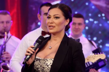 (FOTO) KOJI STE VI ZNAK? Horoskop Cece Ražnatović postao totalni HIT na internetu, fanovi odlepili!