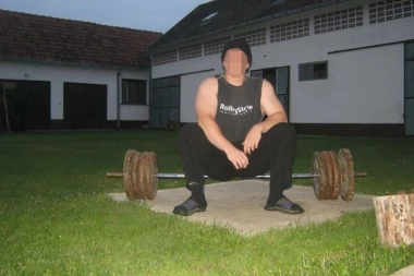 Marko u sudnici dozivao mrtvu majku, ne seća se šta je uradio njoj i baki!