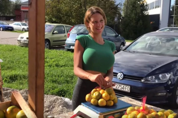 (FOTO) UNAKAZILA SE ŽEŠĆE! Ceo region opčinila svojim MANDARINAMA: ŠOKIRAĆETE SE kad vidite kako Kristina sad izgleda!