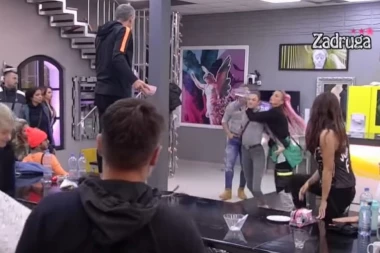 (VIDEO) S njom ne može da se kači: Lepi Mića pljunuo Taru, ona umalo ubila Boga u njemu!