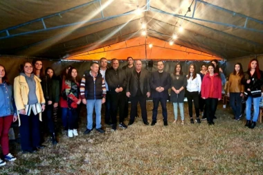 Dačić na likovnoj koloniji: Treba pružiti šansu mladim umetnicima!