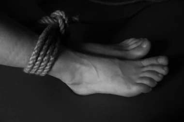 NEKI PROSTO NE MOGU DA MU ODOLE! Četiri razloga zbog kojih pojedini muškarci i žene uživaju da budu grubi u krevetu!