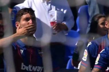 (VIDEO) Ludi gol fudbalera Levantea!