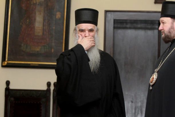 Amfilohije očitao lekciju milogorcima: Vlasti ne postoje da bi otimale!