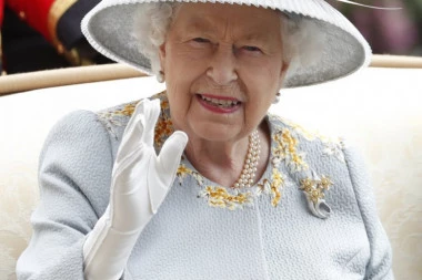 MAŠALA! Kraljica napunila 94 godine, rođendan bez počasne paljbe zbog korone