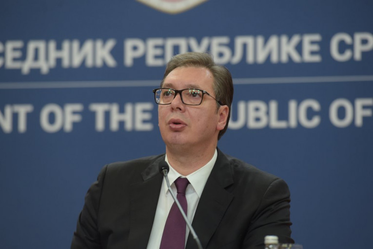 Vučić otkrio da je jednom ministru zapretio smenom: Majke ne smeju da čekaju zbog administracije!