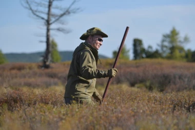 (FOTO, VIDEO) Putin slavio 67. rođendan u sibirskoj tajgi