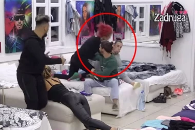 (VIDEO) ŠOK U ZADRUZI! Jelena Krunić van kontrole: Davila, pa krvnički udarila Taru u glavu