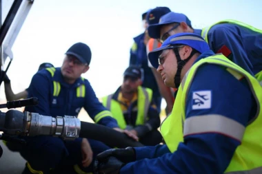 ODRŽANO MEĐUNARODNO TAKMIČENjE U SNABDEVANjU AVIO-GORIVOM U ORGANIZACIJI KOMPANIJE "GASPROM NJEFT-AERO"