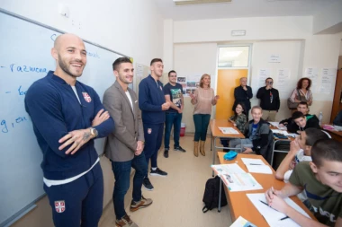 Pavkov, Tadić i Miletić  opet u školskim klupama