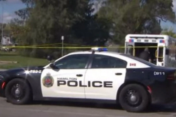 PUCNJAVA U STAMBENOM NASELJU! Ima mrtvih i ranjenih!