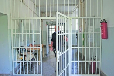 Drama u Užicu: Crnogorac pokušao da se obesi u Okružnom zatvoru!