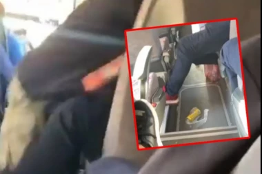 (VIDEO) Alo, majmune, idi do vozača i reci mu da donese pivo! Pijan uznemiravao putnike na liniji Požarevac - Beograd, pa dobio po nosu