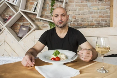 Smršao sam 70 kg, ali i dalje jedem masno! Zvonko Marković za "Srpski kuvar" otkrio tajnu zdrave ishrane