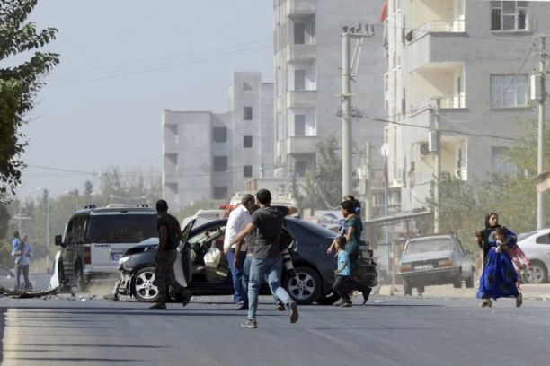 UVEDEN POLICIJSKI ČAS: Vladini specijalci ulaze u grad, kreće KONAČAN OBRAČUN sa pobunjenicima na ulicama