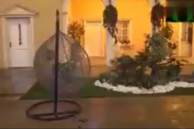 (VIDEO) NEVIĐENI BLAM! Isplivao Miljanin i Zolin šokantan snimak: Evo ŠTA mu ona radi pred LAJV!