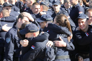MUP RASPISAO KONKURS, PRIJAVE VEĆ POČELE:  Država zapošljava 1.100 mladih policajaca, ovo su uslovi!