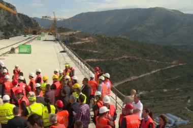 (VIDEO) Putarina auto-putem do mora samo 3 evra zahvaljujući novom mostu!