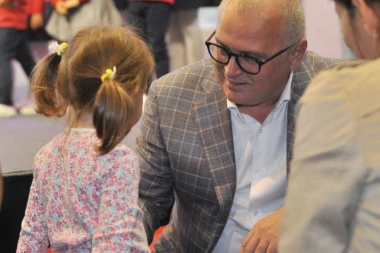 Vesić otvorio Dečji sajam