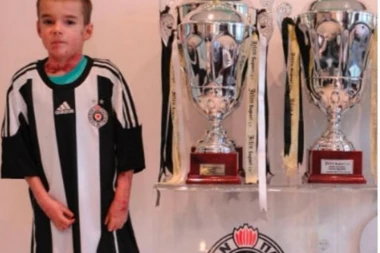 (FOTO) Emotivno, da kamen zaplače: Partizan se oprostio od svog malog navijača!