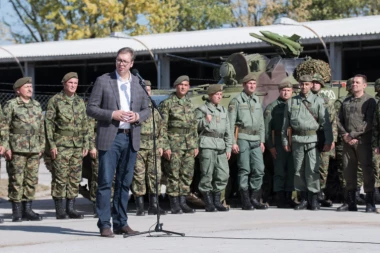 Predsednik Vučić sutra u obilasku kasarne u Sremskoj Mitrovici: Prisustvovaće prikazima sposobnosti tenkovske čete