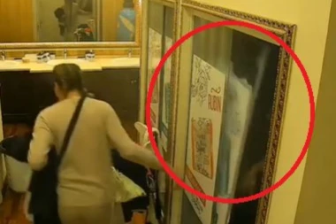 (VIDEO) Bukvalno razvalili tuš kabinu: Se*sali se kao manijaci, uzdasi odjekivali vilom "Parova"!