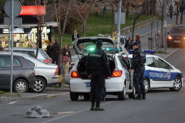 Uhapšen razbojnik koji je obijao kafiće i prodavnice na Paliluli i Savskom vencu!