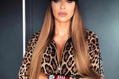 Drama ispred pevačicinog doma: Goga Sekulić zarobljena sa sinom u stanu!