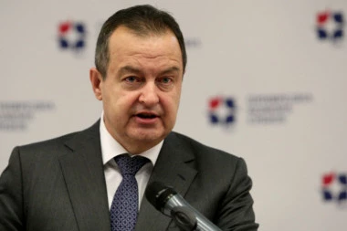 Dačić: Stupili smo u kontakt sa Srbima u Vuhanu, nema razloga za brigu