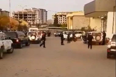 (VIDEO) Pojavili se prvi snimci upada ROSU na sever Kosova