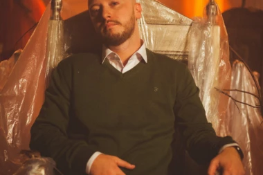 (VIDEO) POTRESNO! Mirko Plavšić posvetio pesmu pokojnoj majci!