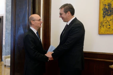 Plodan susret Vučića i Mondolonija: Nekoliko francuskih ministara dolazi u Beograd