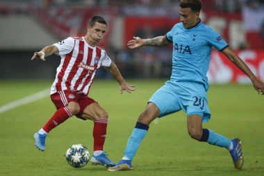 Ništa od Arsenala: Portugalac produžio ugovor sa Olimpijakosom!