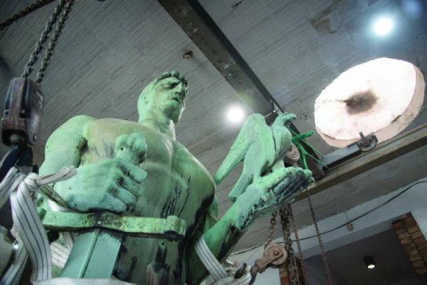 Obračun oko "Pobednika": Božović: Tražio sam dokumentaciju na uvid; Vesić: Neka sve proveri, on je izgleda "stručnjak"