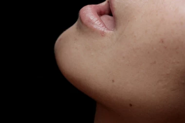 ONA NE MOŽE DA IMA ODNOSE, ALI DOŽIVLJAVA VRHUNAC U NEKOLIKO MINUTA! Ispovest ove žene zbunila je i najveće stručnjake!