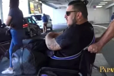 Nekoliko dana pred koncert: Darko Lazić ponovo u invalidskim kolicima!