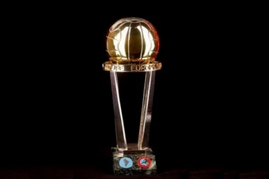 Svečano na "Marakani": Zvezda konačno ima materijalni dokaz za najveći uspeh u istoriji jugoslovenskog klupskog sporta!