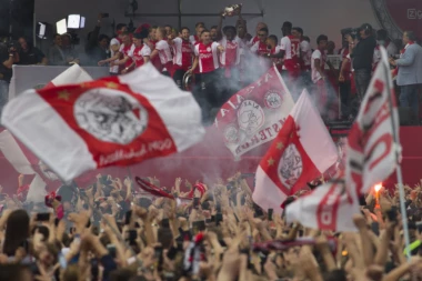 Holandskim navijačima zabranjen odlazak na stadion sve dok se ne pronađe vakcina protiv korone