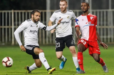 Čuka se u pozorištu sprema za Zvezdu!