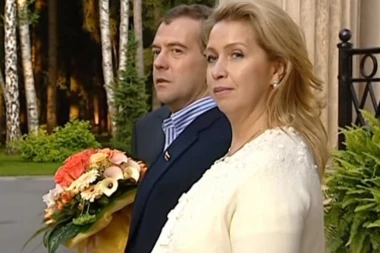 Ovo je Svetlana Medvedev: Žena ruskog premijera značajno utiče na njegove odluke