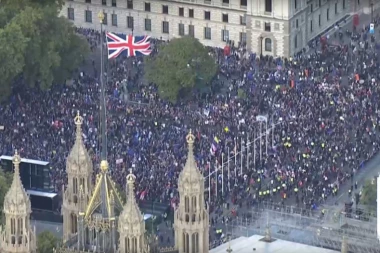 (VIDEO) Reka ljudi u Londonu zahteva novi referendum o izlasku Velike Britanije iz EU