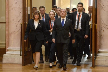 Zapadni mediji skeniraju Medvedeva: Evo šta pišu o poseti ruskog premijera Srbiji