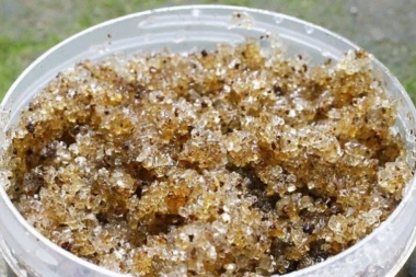 Napravite 2 šećerna pilinga kod kuće! Jedan da uklonite perut i očistite vlasište, drugi da regenerišete kožu tela