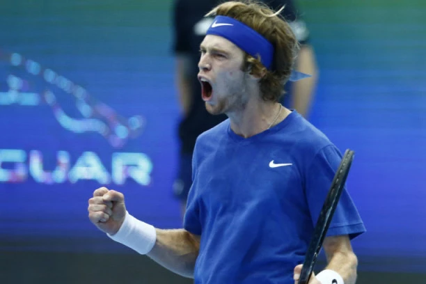 Rus poslao jasnu poruku: Bolje da se Rolan Garos igra u septembru, nego da se ne igra uopšte!