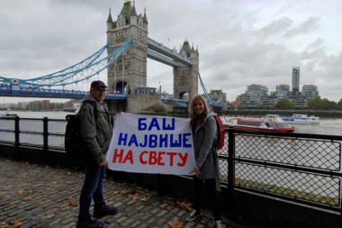(FOTO) Ljubav prema klubu ne poznaje granice: Iz Toronta u London, zbog Zvezde!